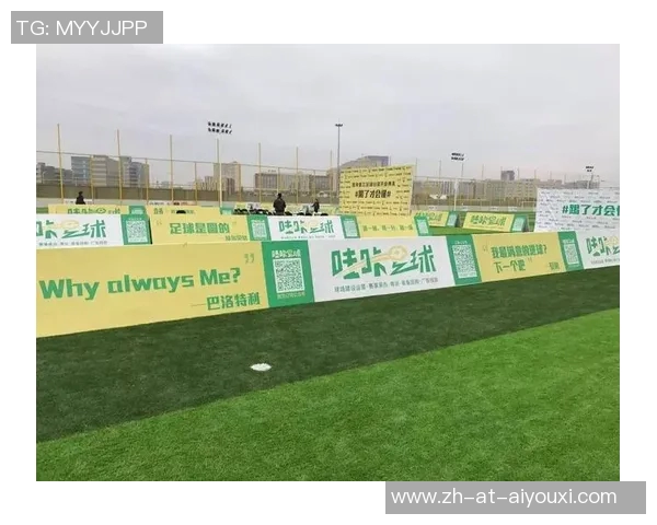 精致足球明星水晶摆件彰显球场风采完美呈现热爱与荣耀